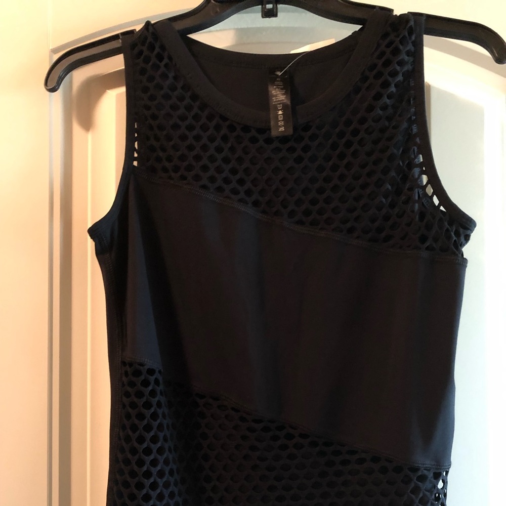 Cute sleeveless black top